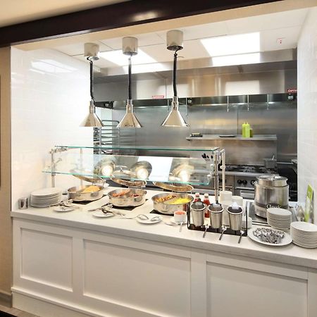 Hilton Garden Inn Reagan National Airport Arlington Restaurant photo