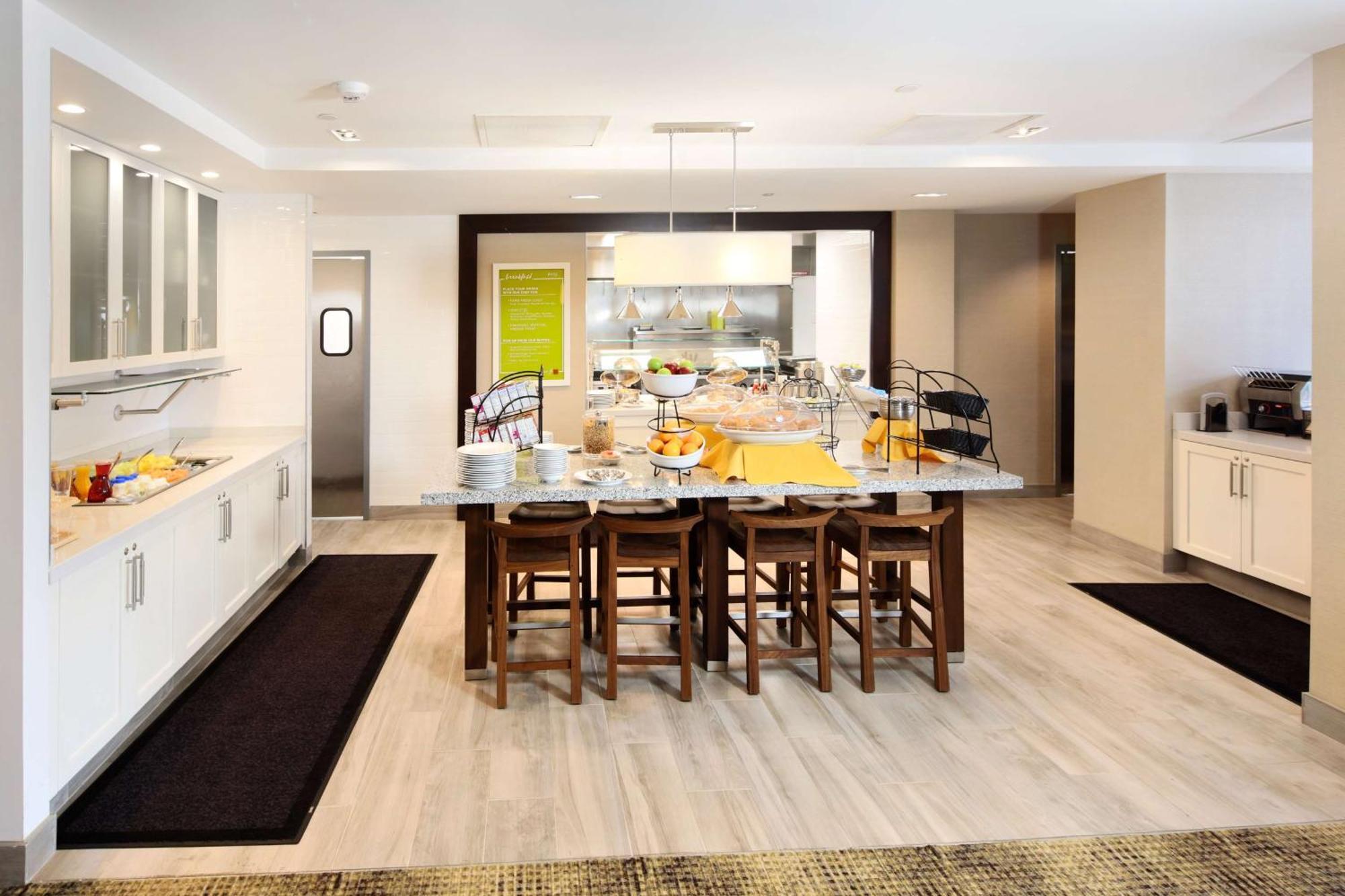 Hilton Garden Inn Reagan National Airport Arlington Restaurant photo